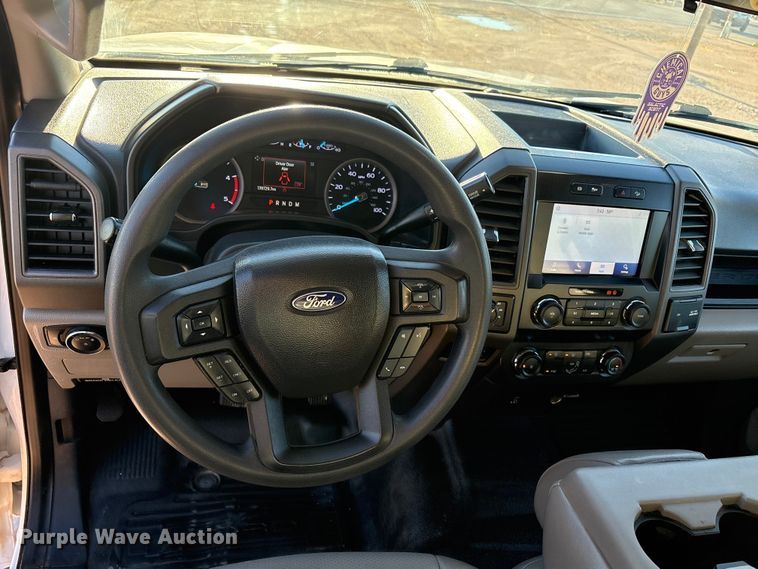 image for item EF6201 2022 Ford F350 Super Duty flatbed pickup truck