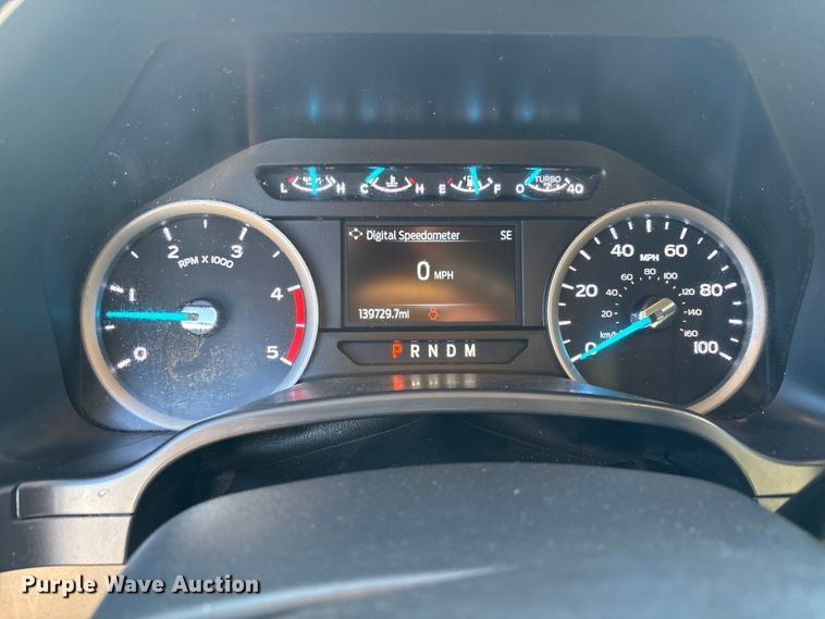 image for item EF6201 2022 Ford F350 Super Duty flatbed pickup truck