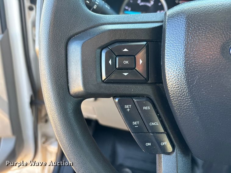 image for item EF6201 2022 Ford F350 Super Duty flatbed pickup truck