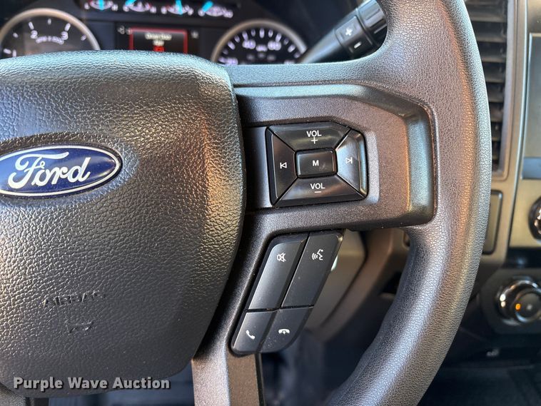 image for item EF6201 2022 Ford F350 Super Duty flatbed pickup truck