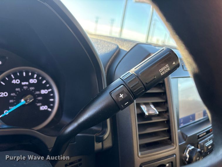 image for item EF6201 2022 Ford F350 Super Duty flatbed pickup truck