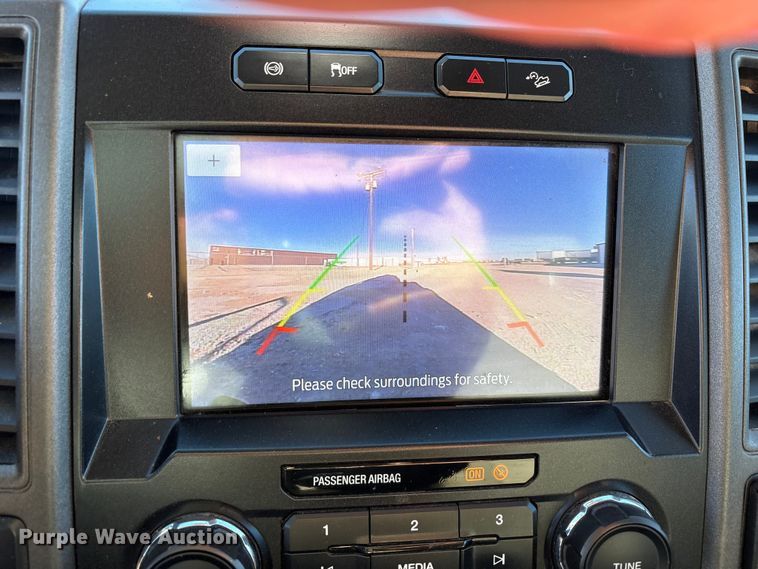 image for item EF6201 2022 Ford F350 Super Duty flatbed pickup truck