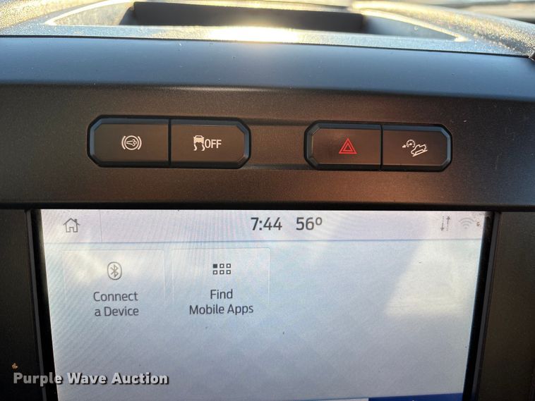 image for item EF6201 2022 Ford F350 Super Duty flatbed pickup truck