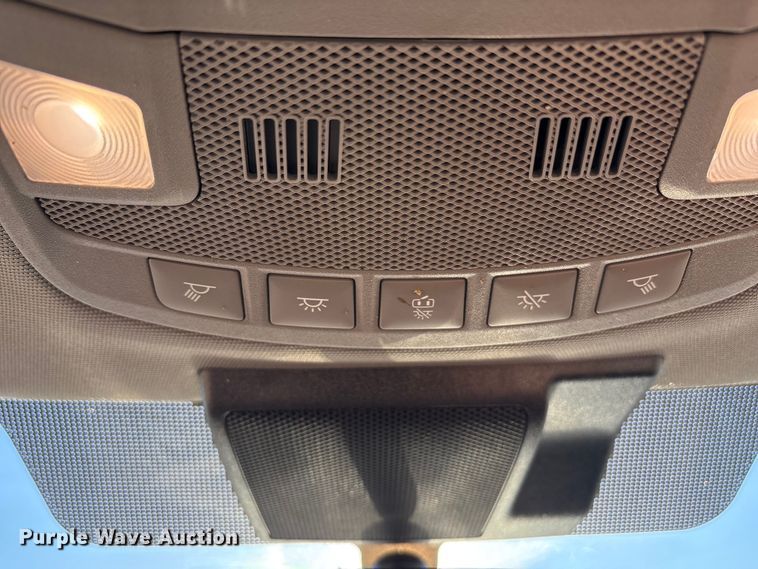 image for item EF6201 2022 Ford F350 Super Duty flatbed pickup truck