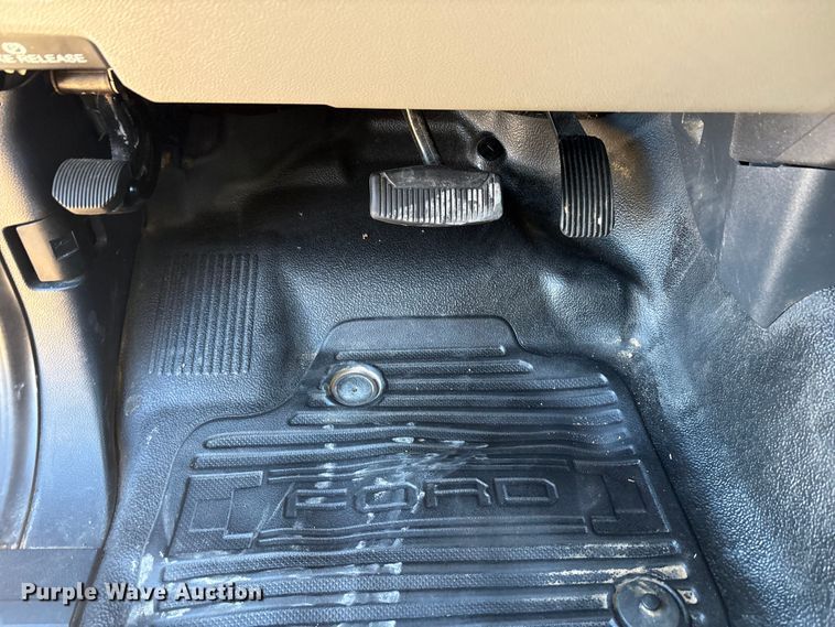 image for item EF6201 2022 Ford F350 Super Duty flatbed pickup truck