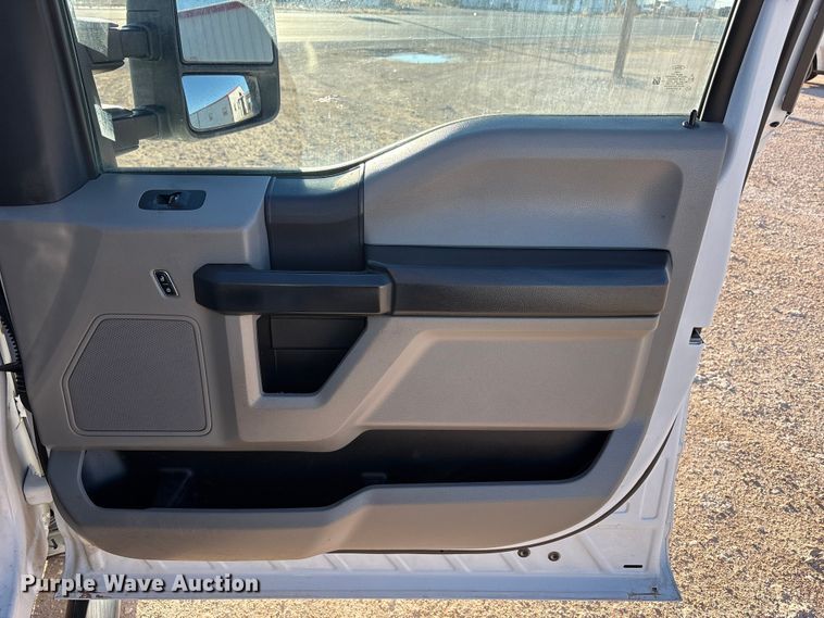 image for item EF6201 2022 Ford F350 Super Duty flatbed pickup truck