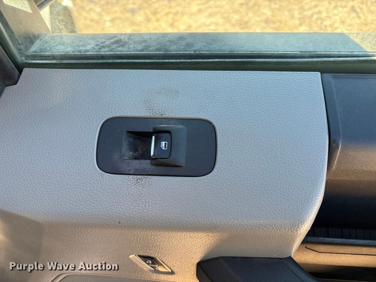 image for item EF6201 2022 Ford F350 Super Duty flatbed pickup truck