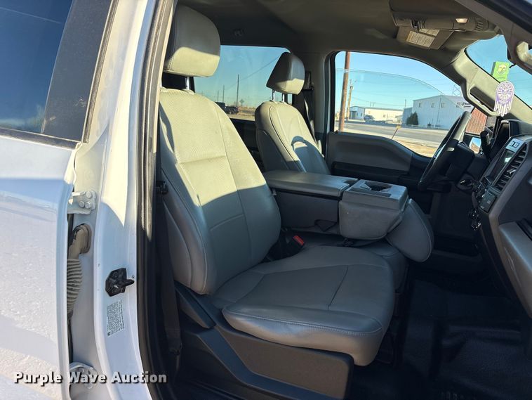 image for item EF6201 2022 Ford F350 Super Duty flatbed pickup truck