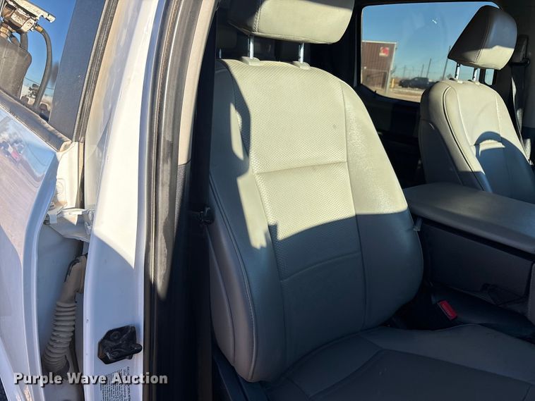 image for item EF6201 2022 Ford F350 Super Duty flatbed pickup truck