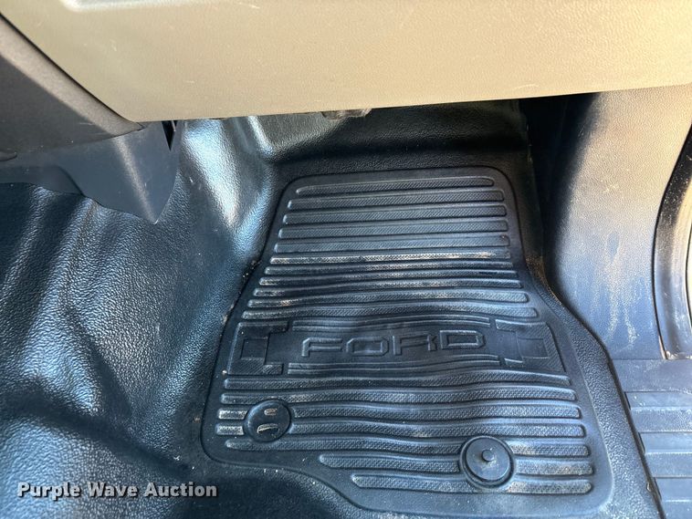 image for item EF6201 2022 Ford F350 Super Duty flatbed pickup truck