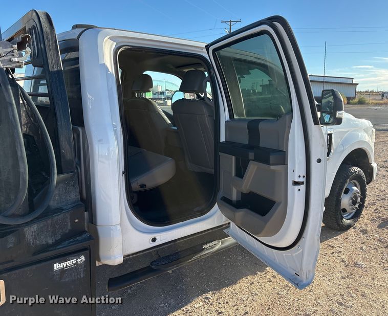 image for item EF6201 2022 Ford F350 Super Duty flatbed pickup truck