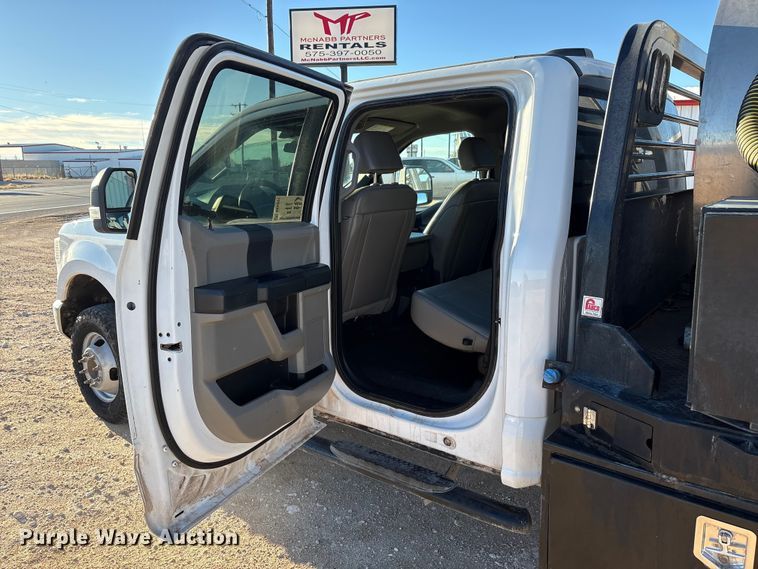 image for item EF6201 2022 Ford F350 Super Duty flatbed pickup truck