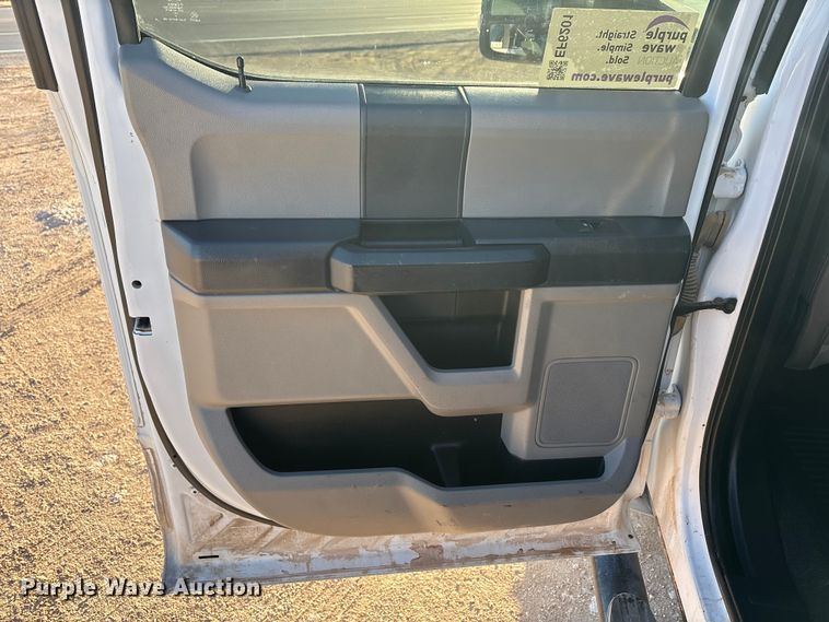 image for item EF6201 2022 Ford F350 Super Duty flatbed pickup truck