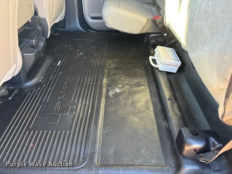 image for item EF6201 2022 Ford F350 Super Duty flatbed pickup truck