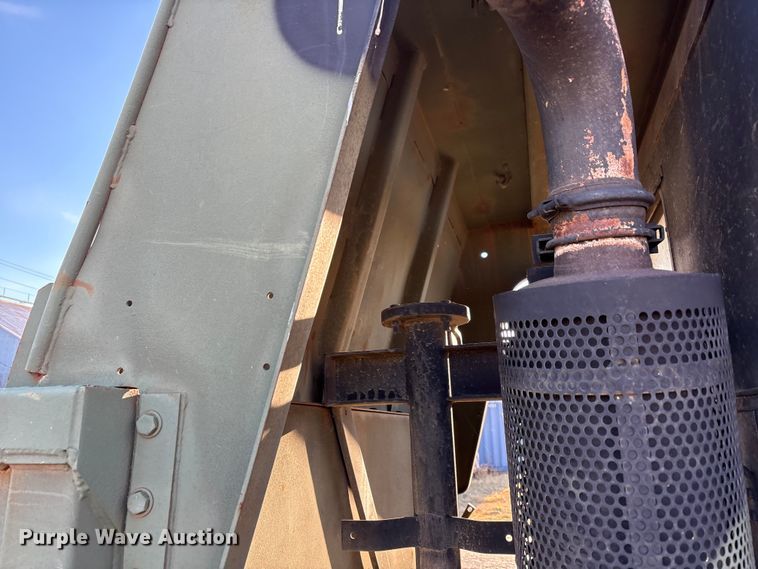 image for item EF6206 1990 Am General M929A2 dump truck