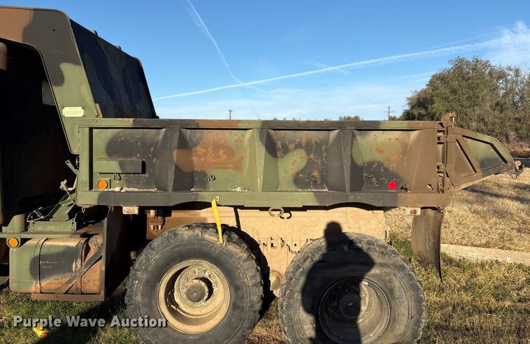 image for item EF6206 1990 Am General M929A2 dump truck