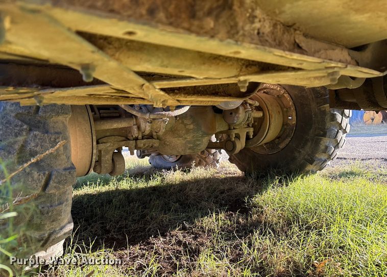 image for item EF6206 1990 Am General M929A2 dump truck