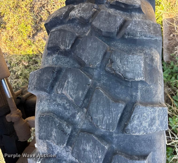 image for item EF6206 1990 Am General M929A2 dump truck