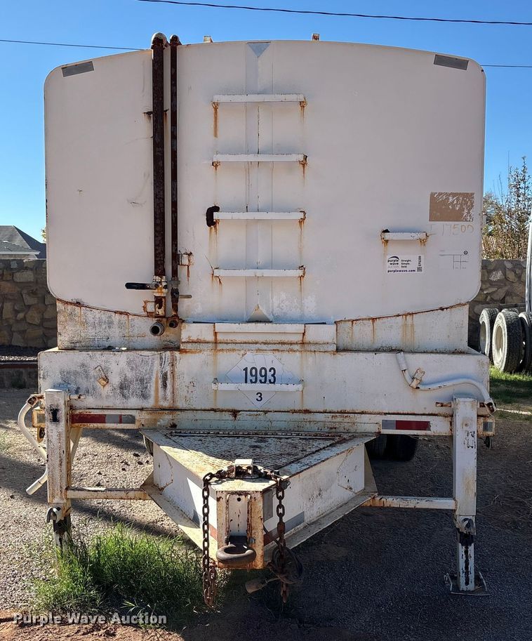 image for item EF6209 Water and fuel trailer