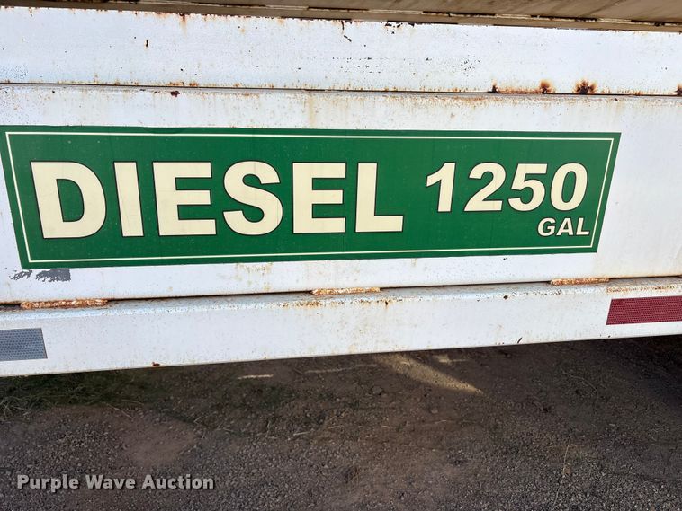 image for item EF6209 Water and fuel trailer