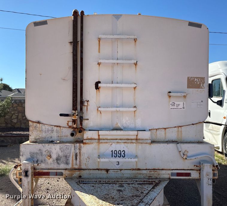 image for item EF6209 Water and fuel trailer