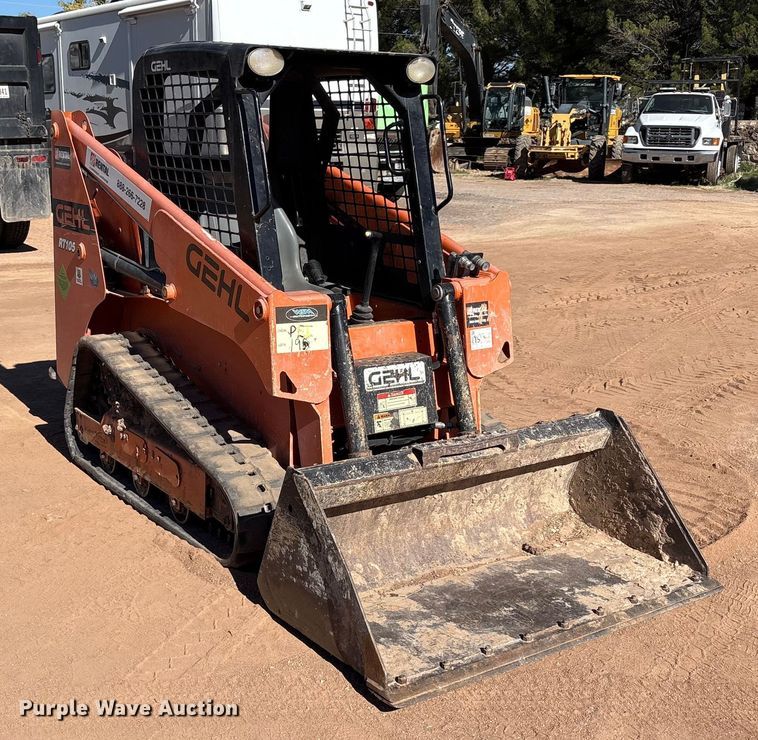 MINI CARGADOR SOBRE ORUGAS 2019 GEHL RT105