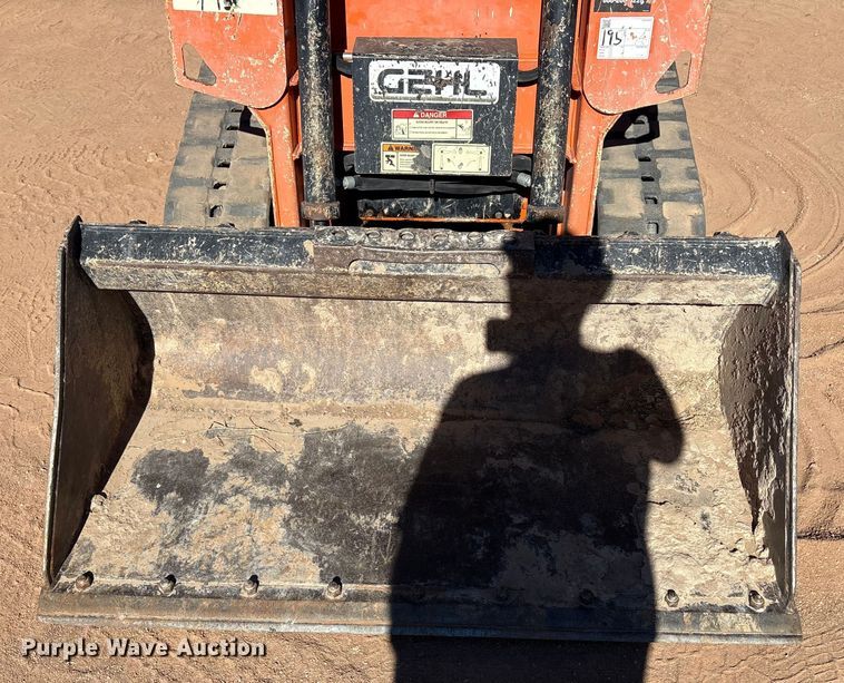 image for item EF6210 2019 Gehl RT105 tracked skid steer loader