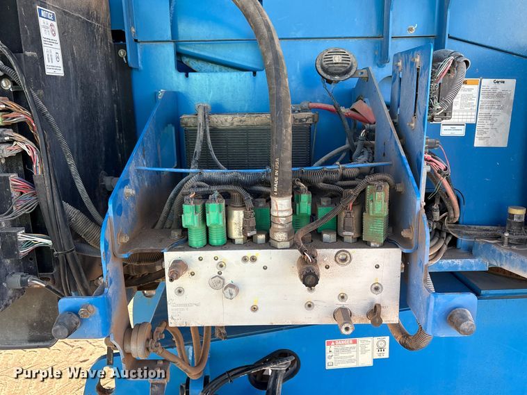 image for item EF6213 2014 Genie S-60X boom lift