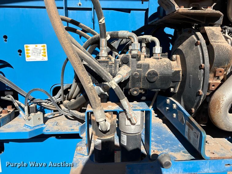 image for item EF6213 2014 Genie S-60X boom lift