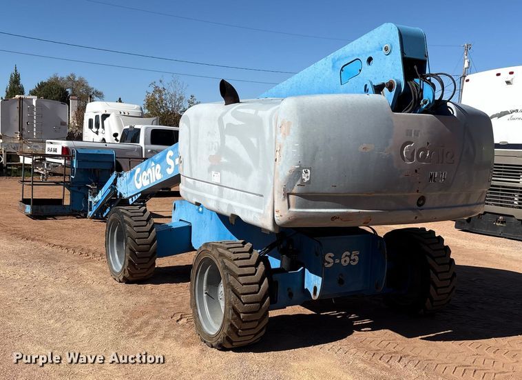 image for item EF6214 2008 Genie S-65 boom lift