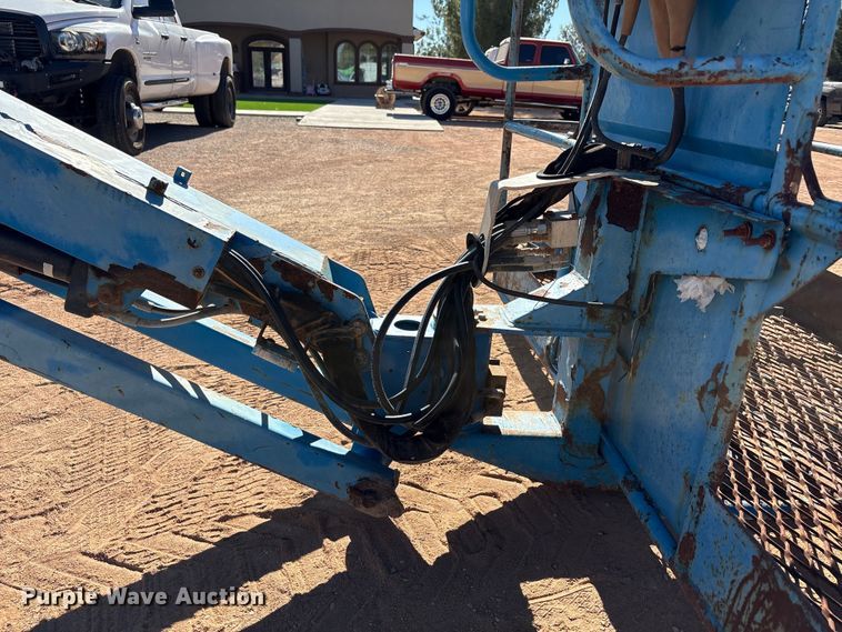 image for item EF6214 2008 Genie S-65 boom lift