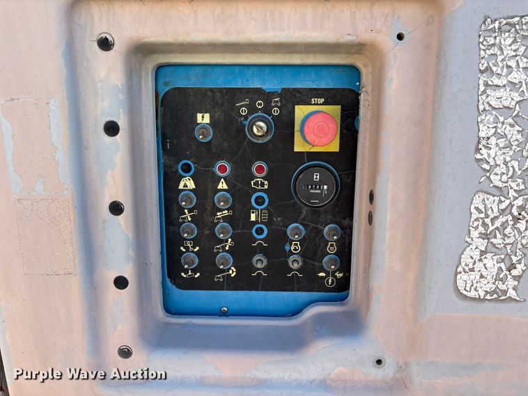 image for item EF6214 2008 Genie S-65 boom lift