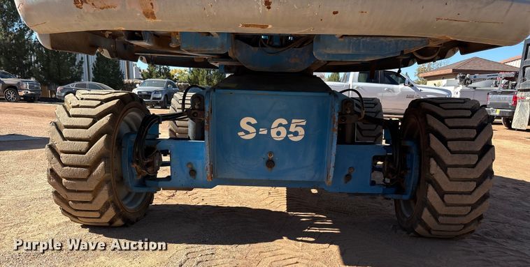 image for item EF6214 2008 Genie S-65 boom lift