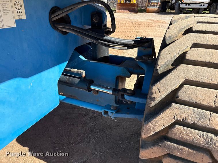 image for item EF6214 2008 Genie S-65 boom lift