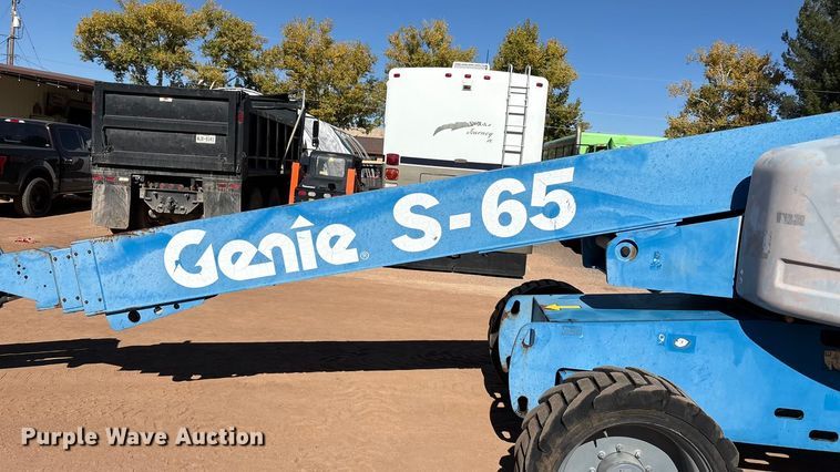 image for item EF6214 2008 Genie S-65 boom lift