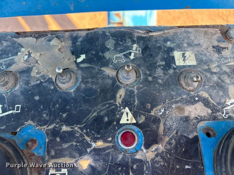 image for item EF6214 2008 Genie S-65 boom lift