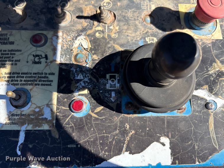 image for item EF6214 2008 Genie S-65 boom lift