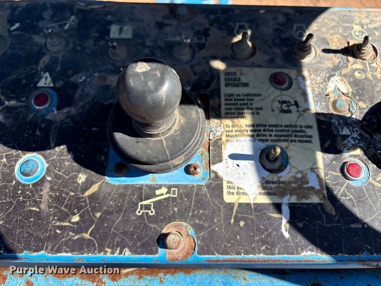 image for item EF6214 2008 Genie S-65 boom lift