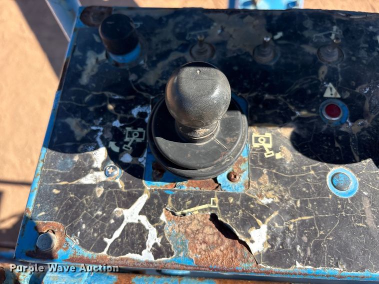 image for item EF6214 2008 Genie S-65 boom lift