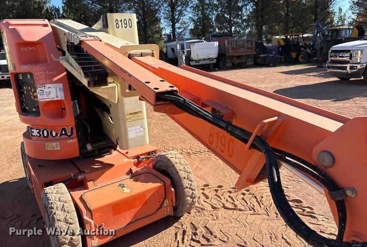 image for item EF6216 2012 JLG E300AJ boom lift