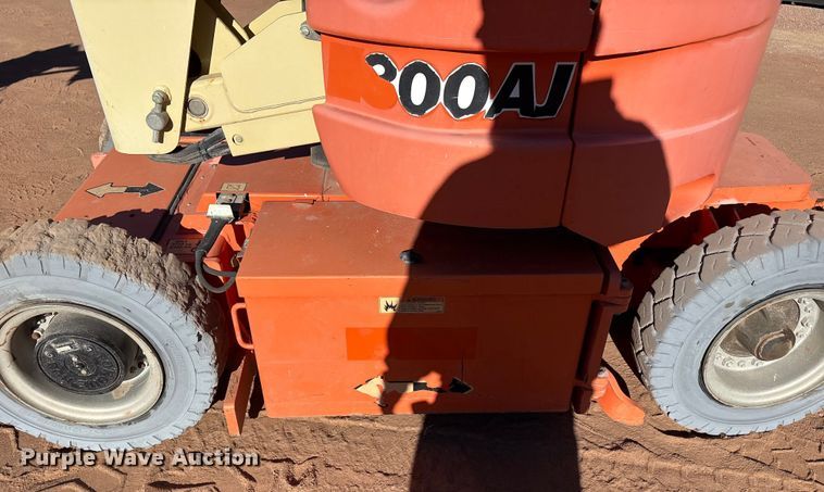 image for item EF6216 2012 JLG E300AJ boom lift