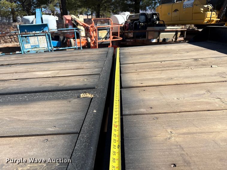 image for item EF6217 2006 Load king 253 TT tilt deck equipment trailer