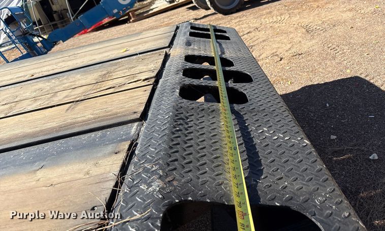 image for item EF6217 2006 Load king 253 TT tilt deck equipment trailer