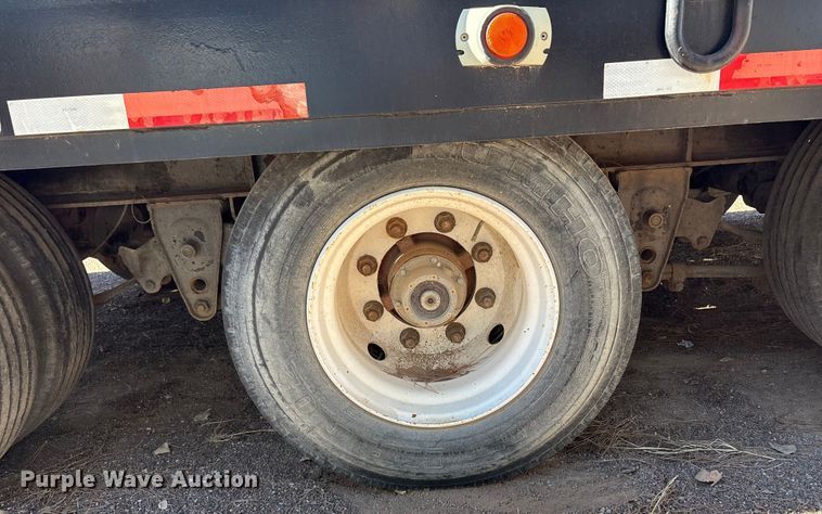 image for item EF6217 2006 Load king 253 TT tilt deck equipment trailer