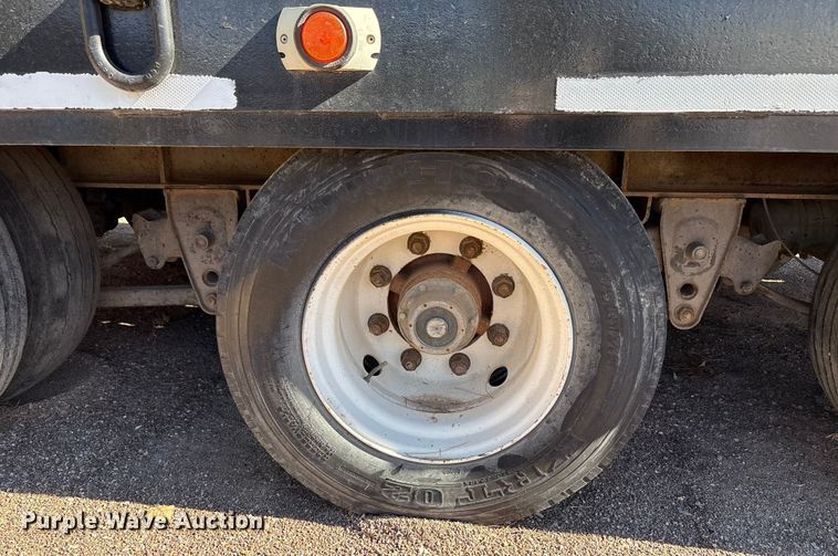 image for item EF6217 2006 Load king 253 TT tilt deck equipment trailer