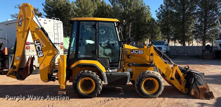 image for item EF6219 2016 JCB 3CX 12L4WS backhoe