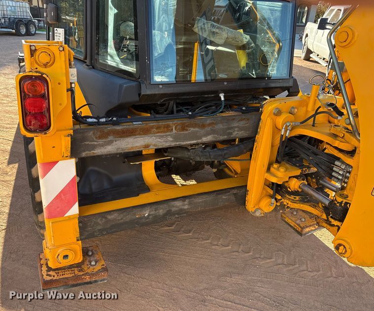 image for item EF6219 2016 JCB 3CX 12L4WS backhoe