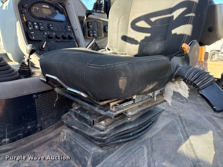 image for item EF6219 2016 JCB 3CX 12L4WS backhoe