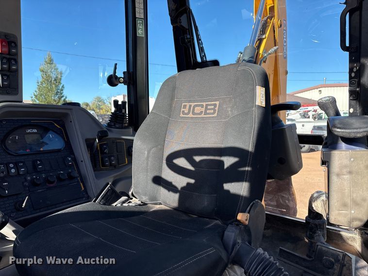 image for item EF6219 2016 JCB 3CX 12L4WS backhoe