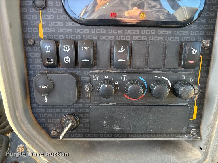 image for item EF6219 2016 JCB 3CX 12L4WS backhoe